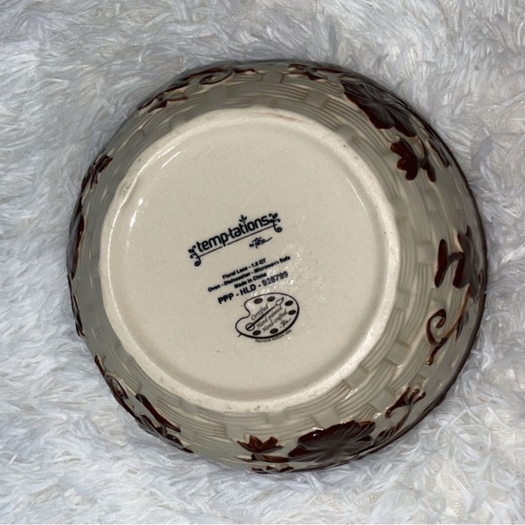 Temptatons Ovenware Mixing / Serving Bow - Picture 3 of 5